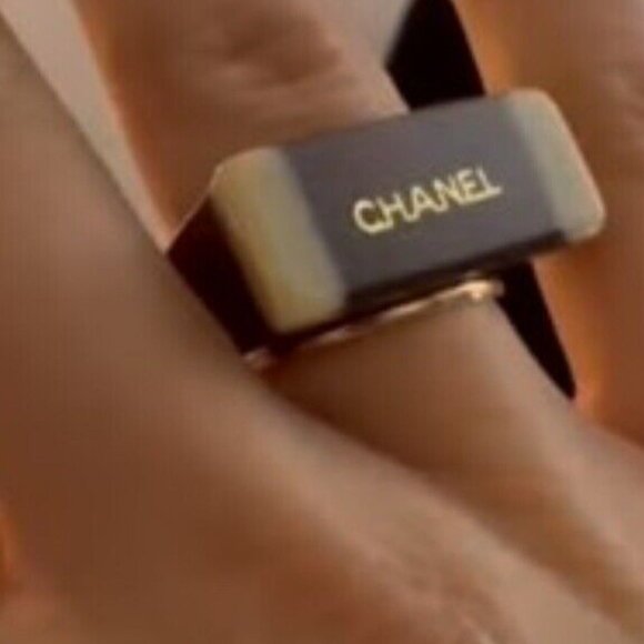 Authentic CHANEL resin ring VINTAGE US size 6 6.5 - Picture 1 of 17